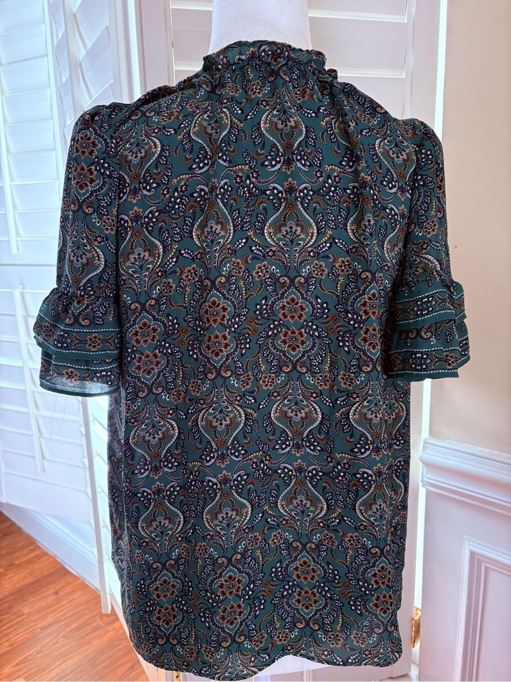 Max Studio Green Paisley Ruffle Neck Blouse - Picture 6 of 10